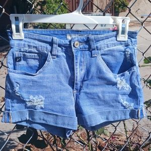 KanCan🌻 Distressed shorts size 5